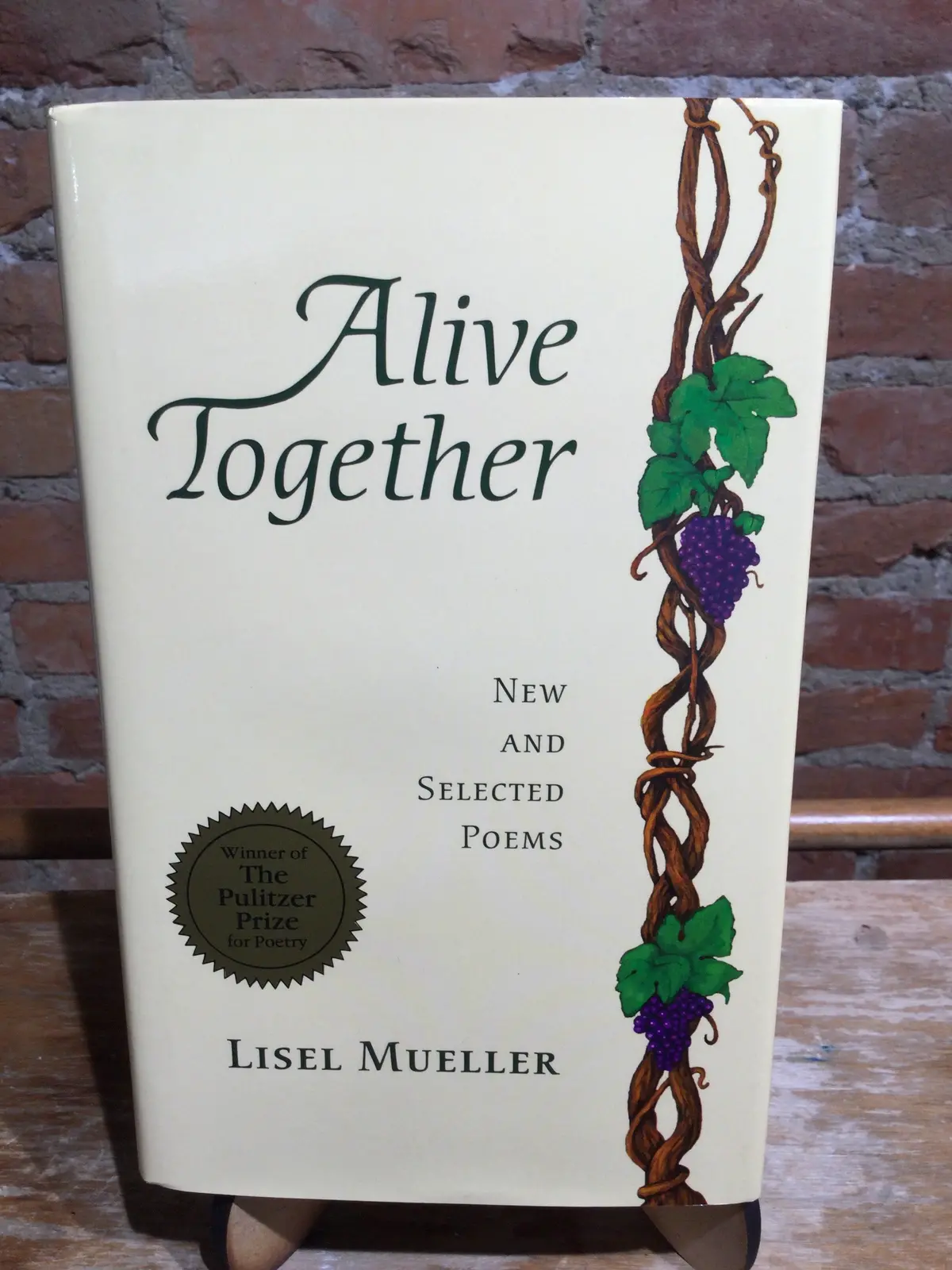 Mueller, Lisa: Alive Together: New And Selected Poems [Used Hardcover] 1