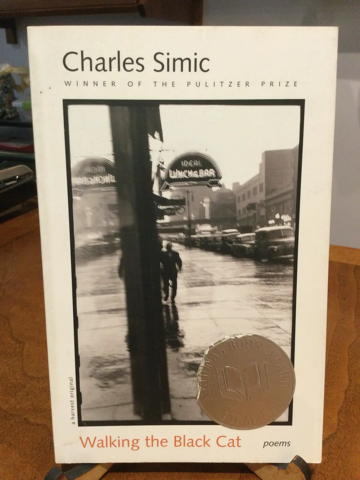 Simic, Charles: Walking The Black Cat [Used Paperback] 1