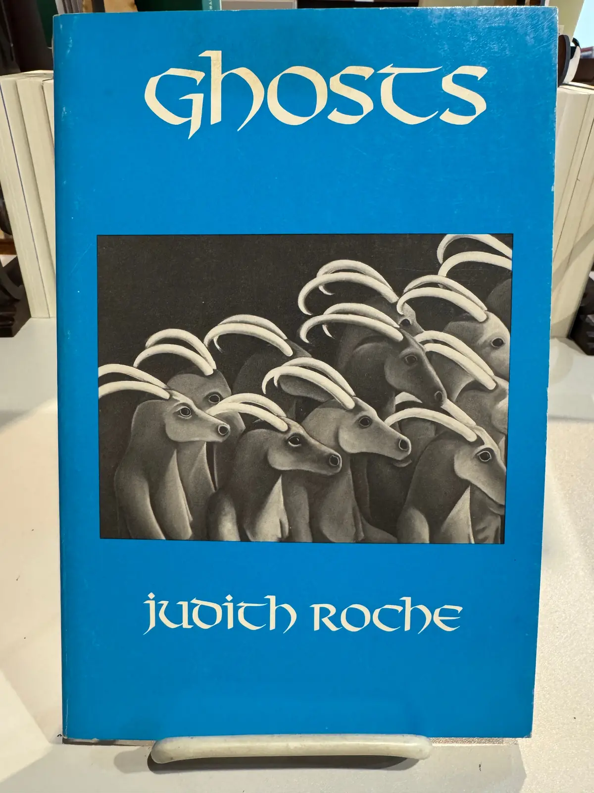 [Rare] Roche, Judith: Ghosts [Used Paperback] 1