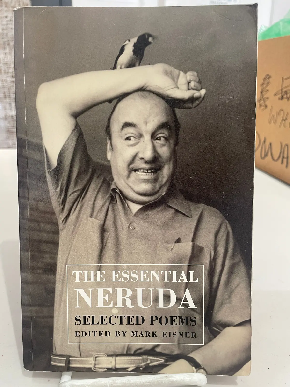 Ed. Eisner, Mark: The Essential Neruda [Used Paperback] 1