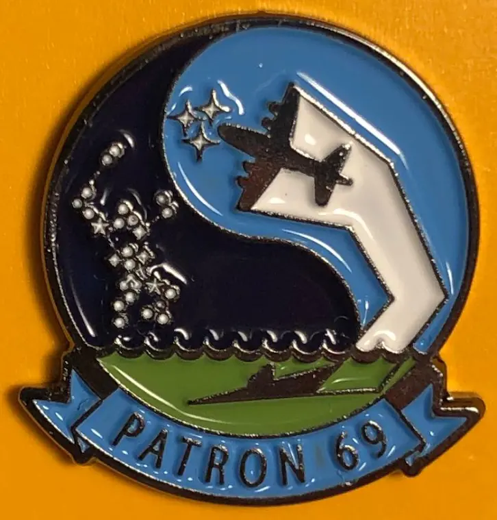 Vp-69 Totems Pin 1