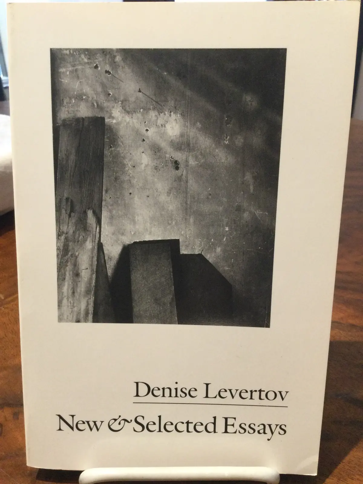 Levertov, Denise: New & Selected Essays [Used Paperback] 1